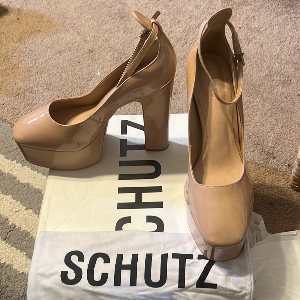 Schutz Renee Platform Pump in Nude, Size 10
